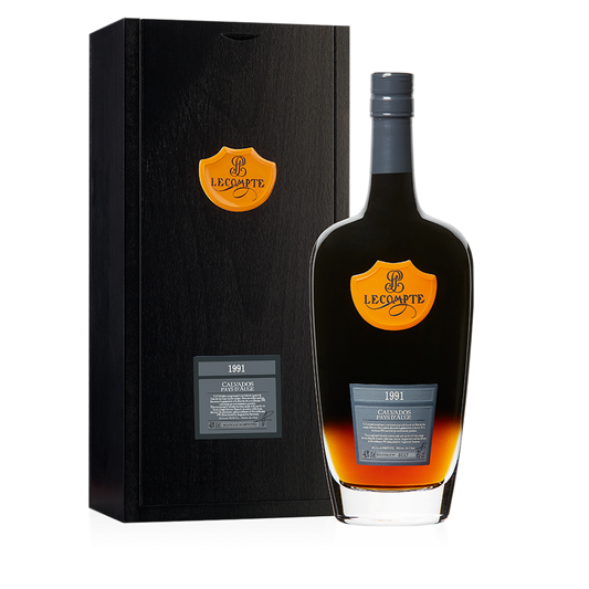 Lecompte Calvados Pays d'Auge Millésime 1991 Jahrgangsflasche Geschenkbox 70 cl / 40 % Frankreich – Flasche mit Verpackung