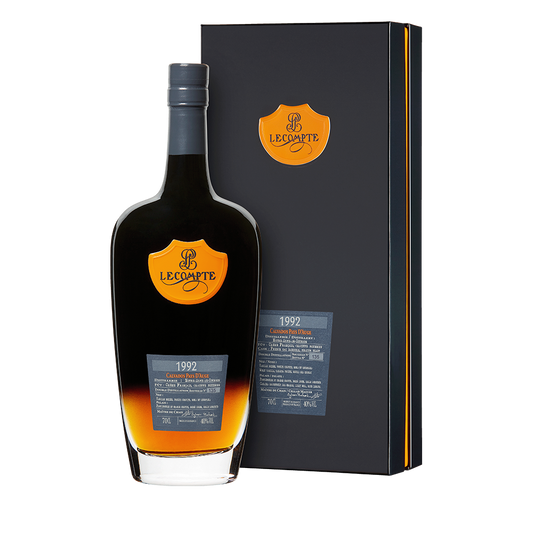 Lecompte Calvados Pays d'Auge Millésime 1992 Jahrgangsflasche Geschenkbox 70 cl / 40 % Frankreich – Flasche mit Verpackung