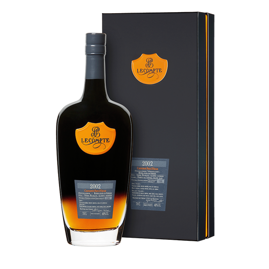 Lecompte Calvados Pays d'Auge Millésime 2002 Jahrgangsflasche Geschenkbox 70 cl / 40 % Frankreich – Flasche mit Verpackung