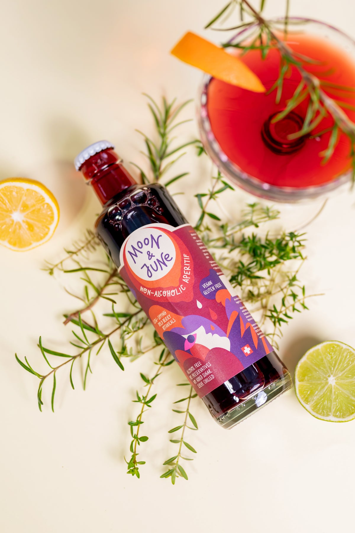 Moon & June Alkoholfreier Aperitif Cassis & Botanicals 250 ml Schweiz – Flasche