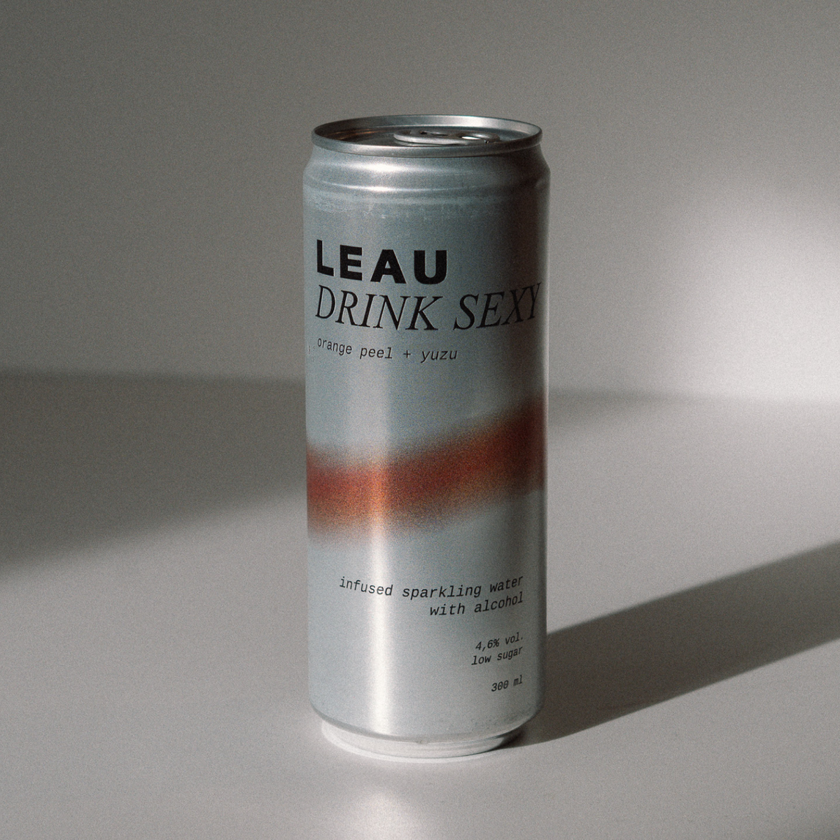LEAU x DRINK SEXY Hard Seltzer Orange Peel & Yuzu Dose 330 ml / 4.6 % Schweiz – Ansicht 1
