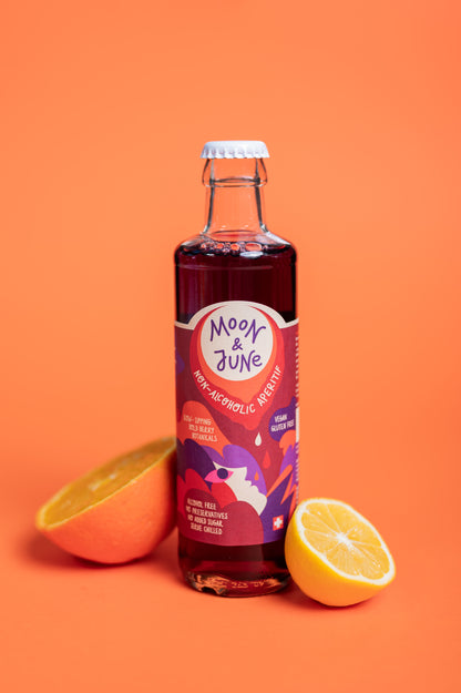 Moon & June Alkoholfreier Aperitif Cassis & Botanicals 250 ml Schweiz – Ansicht 2